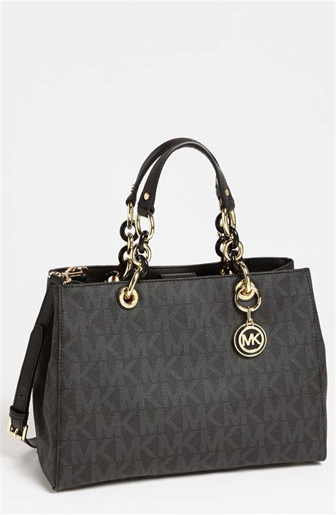 michael kors cynthia medium schwarz|Cynthia Medium Saffiano Leather Satchel .